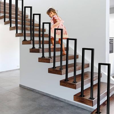 Garde-corps d'escalier en métal noir avec accessoires de montage en forme  de U pour balcon, couloir et appartement _ Amazon.fr_ Bricolage.jpg