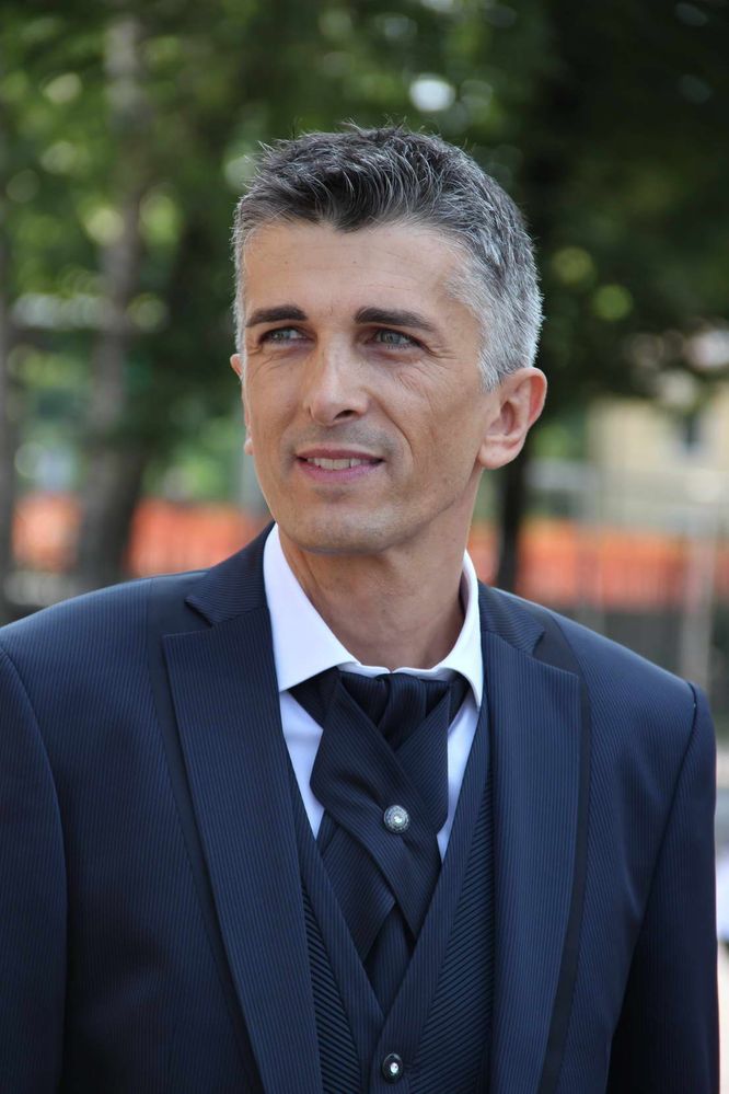 Bas100.JPG